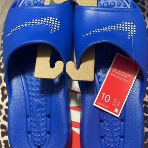 NWT Nike Mens Victori 1 locker room, shower, beach or pool, Royal Blue Slides